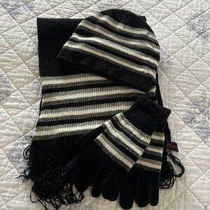 Hat, glove & scarf set